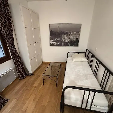 Pantheon Apartment Paris